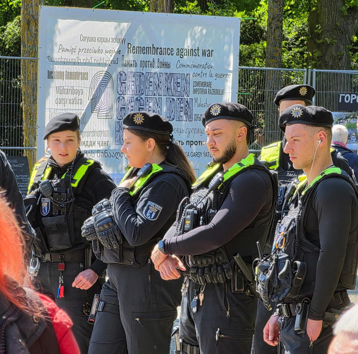 Die Erinnerung mahnt dringend - 8. Mai 2026, 9. Mai 2026, DKP, DKP Berlin, Geschichtsrevisionismus, Repression, SDAJ - Blog 20260509 112938 web - Die Erinnerung mahnt dringend - 8. Mai 2026, 9. Mai 2026, DKP, DKP Berlin, Geschichtsrevisionismus, Repression, SDAJ - Blog