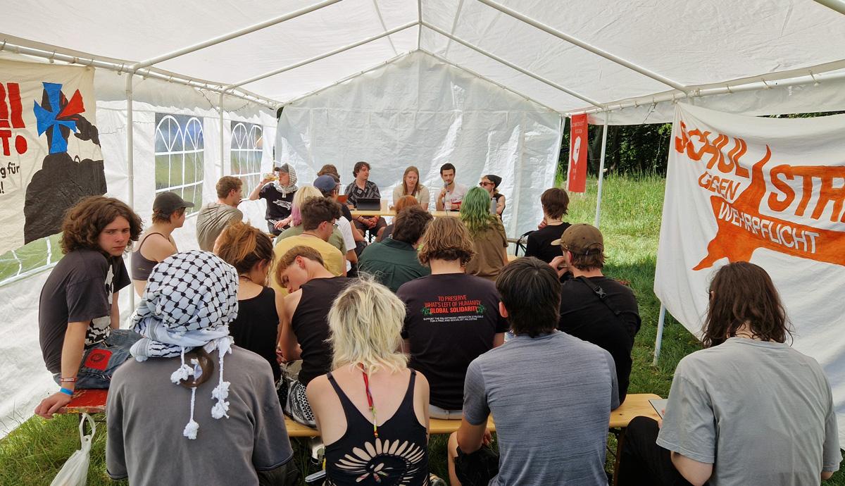 Sommer, Sonne, Spaltungsversuche - DKP, Pfingstcamp 2026, SDAJ, Wehrpflicht - Blog, Politik 20260523 135226 - Sommer, Sonne, Spaltungsversuche - DKP, Pfingstcamp 2026, SDAJ, Wehrpflicht - Blog, Politik