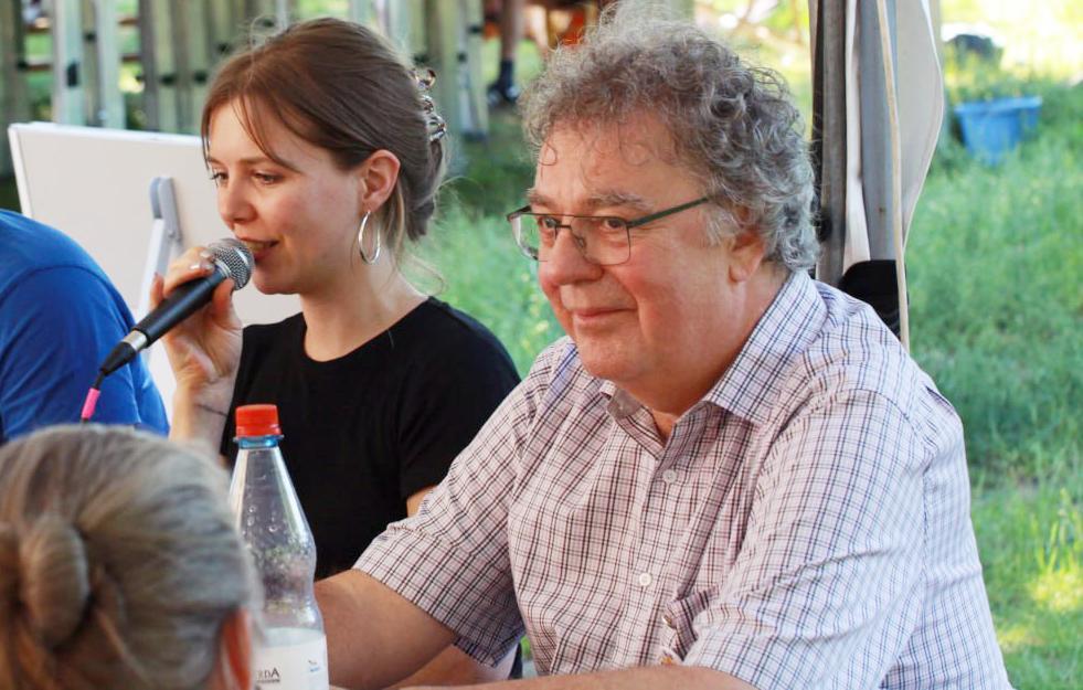 Unbeirrbar - Diskussionsrunden, Jugend gegen Wehrpflicht, Pfingstcamps, SDAJ - Aktion ost koebele - Unbeirrbar - Diskussionsrunden, Jugend gegen Wehrpflicht, Pfingstcamps, SDAJ - Aktion