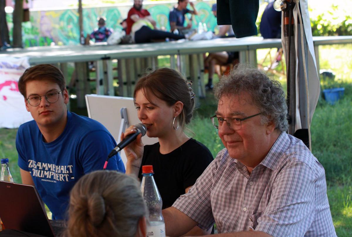 Politischer Kurzurlaub - Chekov, Cottbus, DKP, G'emma, Gloom, Markus Staiger, Patrik Köbele, Pfingstcamp 2026, Rosenrausch, SDAJ, Wehrpflicht - Blog, Politik photo 2026 05 25 14 12 07 - Politischer Kurzurlaub - Chekov, Cottbus, DKP, G'emma, Gloom, Markus Staiger, Patrik Köbele, Pfingstcamp 2026, Rosenrausch, SDAJ, Wehrpflicht - Blog, Politik