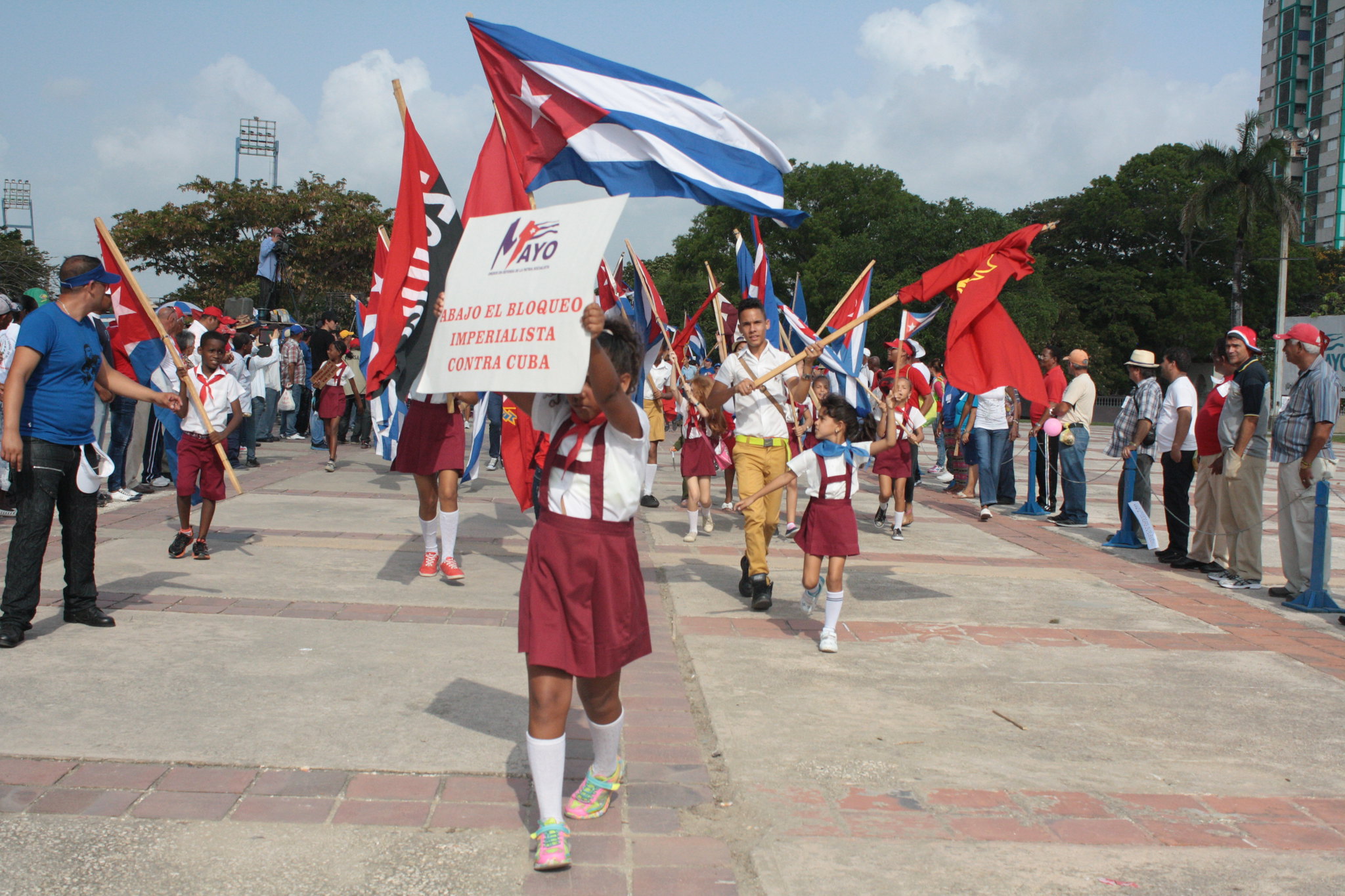 24710688826 6bdac663da k - Hände weg von Kuba! Die Blockade brechen! - - Blog