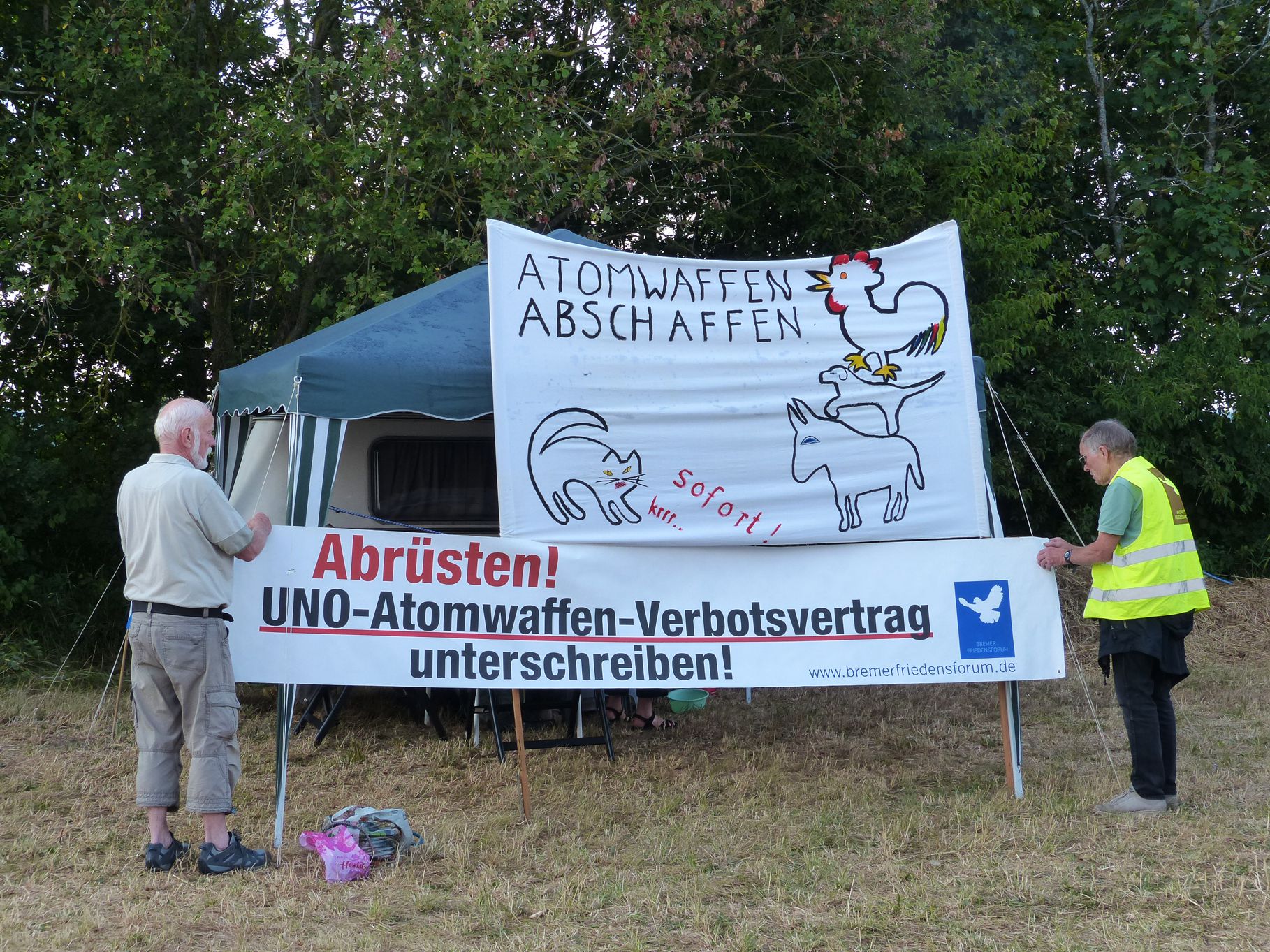 bremen - Neun Bremer bei der Blockade gegen Atomwaffen in Büchel - - Blog