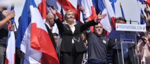 Angst und Terror sind ihre besten Wahlkampfhelfer: Marine Le Pen vom „Front National“ (Foto: Wikimedia.org/Blandine Le Cain/CC BY 2.0)