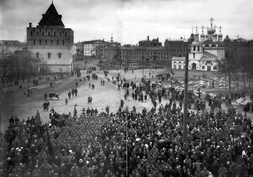 Nischni-Nowgorod, Blagowecki-Platz, Oktober 1917: Auftakt der revolutionären Aktionen vor Ort.