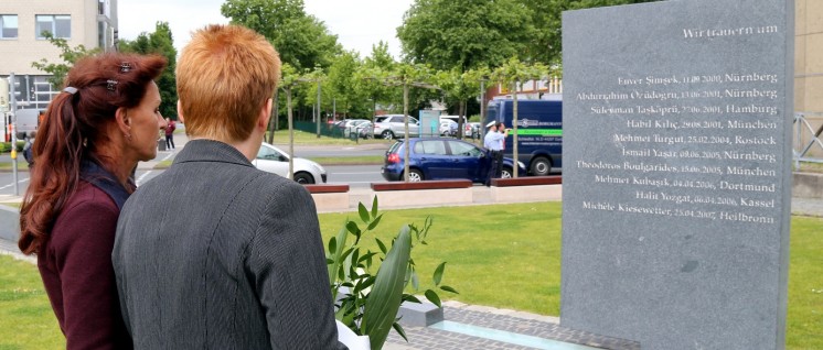 Im Juli 2015 wurde ein Denkmal für die NSU-Opfer in Dortmund eingeweiht. (Foto: DIE LINKE Nordrhein-Westfalen/Niels Holger Schmidt/flickr.com/CC BY-SA 2.0.)