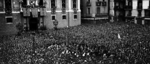 Barcelona, 1931: Ausrufung der 2. Spanischen Republik. Nach den „zwei schwarzen Jahren“ siegte Anfang 1936 bei den Parlamentswahlen die „Frente popular“. (Foto: Banda Municipal de Barcelona/ wikimedia.com/ CC BY-SA 3.0)