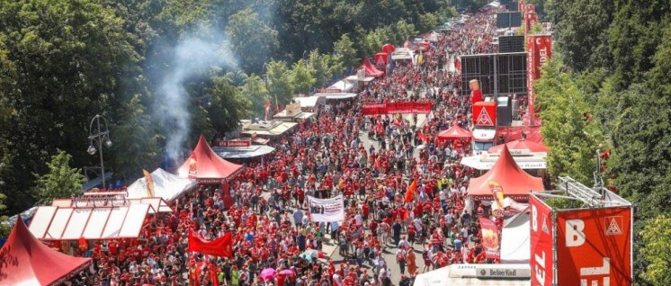 50 000 Metallarbeiterinnen und Metallarbeiter gingen in Berlin für ihre Zukunft auf die Straße. (Foto: Thomas Range)