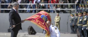 Nationalismus zum tief Einatmen: Der ukrainische Präsident Petro Poroschenko bei der Militärparade zum „Unabhängigkeitstag“.