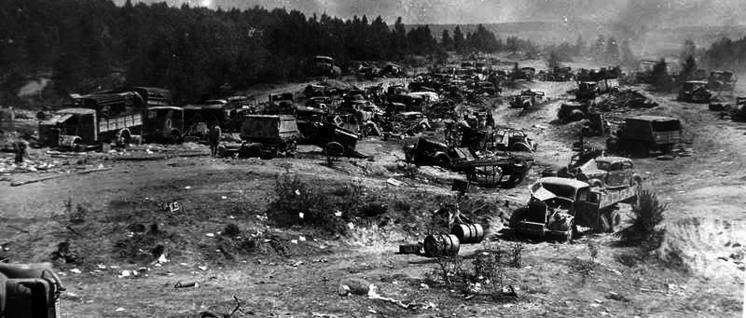 Nicht abschließend erfolgreich – deutsche Rüstungsgüter „abgestellt“ in Weißrussland 1944. (Foto: wikipedia)