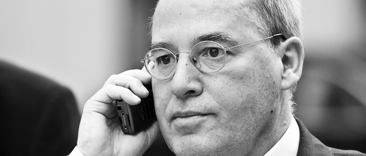 Gregor Gysi kann sich gemeinsamen Kandidaten mit SPD und Grünen vorstellen (Foto: Armin Kübelbeck, CC-BY-SA, Wikimedia Commons)