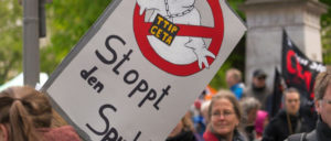 90 000 Menschen demonstrierten am 23. April 2016 in Hannover gegen TTIP und CETA. (Foto: [https://www.flickr.com/photos/mg16373/26325439700]Markus Grundmann[/url])