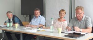 Viel Sachkunde war auf dem Podium vertreten: Winfried Wolf, Achim Bigus, Anne Rieger und Uwe Fritsch (von links nach rechts) (Foto: DKP Braunschweig)