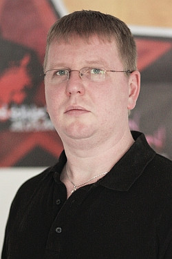 Henning von Stoltzenberg ist Mitglied des Bundesvorstandes der linken Solidaritäts- und Antirepressionsorganisation Rote Hilfe e.V.  www.rote-hilfe.de