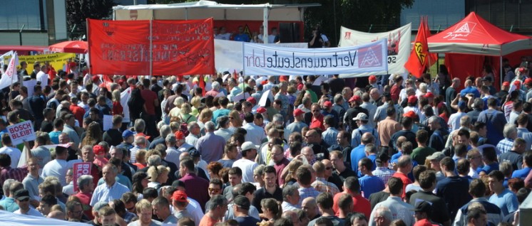 Bosch-Kolleginnen und -Kollegen demonstrieren in Homburg/Saar (Foto: Rainer Dörrenbecher)