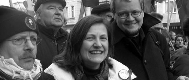 Karin Binder ist Bundestagsabgeordnete für die Linkspartei und war früher Regionsvorsitzende des DGB-Mittelbaden und ist heute Verbraucherpolitikerin und Ernährungspolitische Sprecherin ihrer Fraktion.
