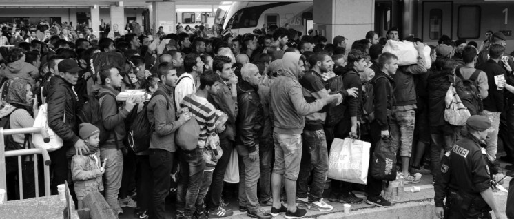 Österreich, noch nicht eingezäunt: Im September wollen Flüchtlinge, die aus Ungarn gekommen waren, über den Wiener Westbahnhof nach Deutschland weiterreisen. (Foto: bwag/wikimedia.org/CC BY-SA 4.0)