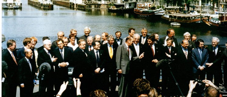 Amsterdam, Juni 1997 (Foto: [url=https://commons.wikimedia.org/wiki/File:%D0%90%D0%BC%D1%81%D1%82%D0%B5%D1%80%D0%B4%D0%B0%D0%BC%D1%81%D1%8C%D0%BA%D0%B8%D0%B9_%D0%B4%D0%BE%D0%B3%D0%BE%D0%B2%D1%96%D1%80.jpg]Рома[/url])