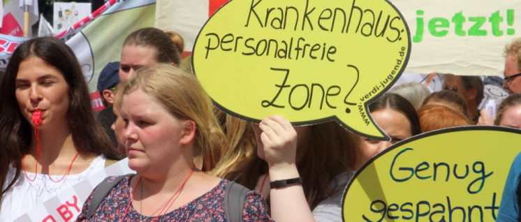 20. Juni 2018 in Düsseldorf: Eindrucksvolle Demonstration für mehr Personal in der Pflege (Foto: Werner Sarbok)