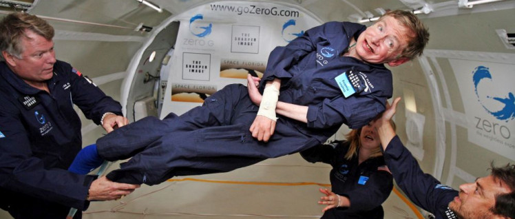 Stephen Hawking schwerelos (Foto: NASA)