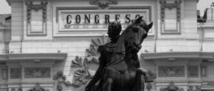 Simón Bolívar ist das Symbol für integrative Politik in Lateinamerika. Das Foto zeigt die Reiterstatue des Unabhängigkeitskämpfer und Nationalhelden vieler Länder der Region in Lima. (Foto: Pohl)