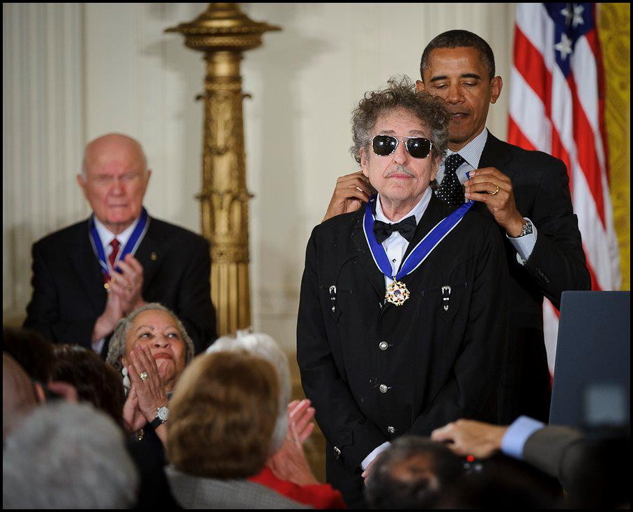 US-Präsident Obama verleiht Bob Dylan die Medal of Freedom im Mai 2012