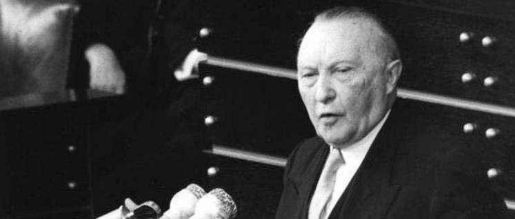 Lesung der Pariser Verträge im Deutschen Bundestag am 25. Februar 1955. Rede Konrad Adenauers.
