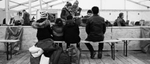 Schon jetzt kann der Verfassungsschutz auf sensible Daten von Flüchtlingen zugreifen: Registrierung von Flüchtlingen auf dem Fliegerhorst Erding im Januar. (Foto: Bundeswehr/Tom Twardy)