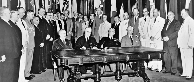 Am 1. Januar 1942 trafen sich Vertreter von 26 Nationen, die gegen die „Achsenmächte“ kämpften. Sie unterzeichneten eine „Declaration by United Nations“ zum Kampf gegen den Faschismus. (Foto: UN Photo)