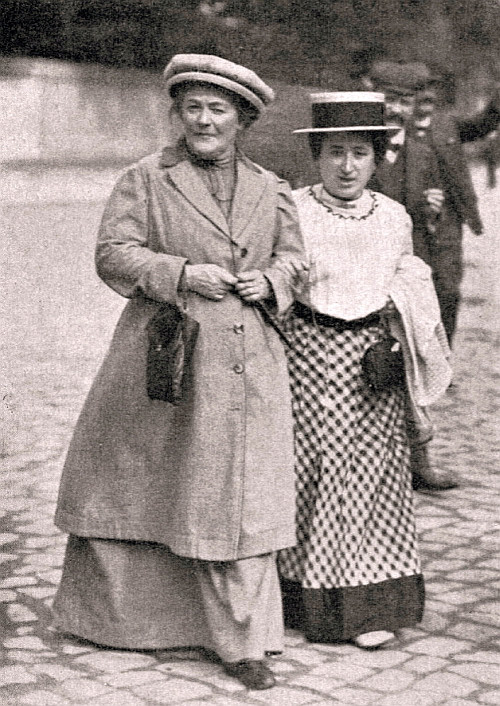 Clara Zetkin (l.) mit Rosa Luxemburg