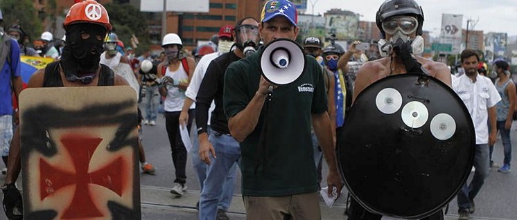 Hat seine Kampfgruppen nicht im Griff: Oppositionspolitiker Henrique Capriles (Mai 2017 in Caracas) (Foto: AVN)