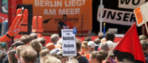 In Berlin demonstrierten Hunderte gegen die Flüchtlingspolitik der Bundesregierung. (Foto: Gabriele Senft)