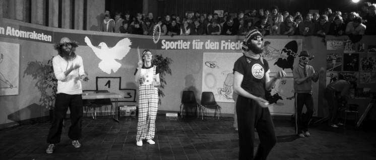 1983, Sportler für den Frieden in der Dortmunder Westfalenhalle (Foto: Klaus Rose)