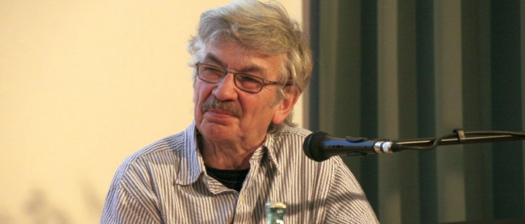 Christoph Hein bei einer Lesung in Chemnitz (Foto: [url=https://commons.wikimedia.org/wiki/File:ChristophHein_2012.jpg?uselang=de]Thomas Holbach[/url])