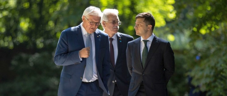 Selenskyj und Steinmeier bei den Gesprächen
                          (Foto: The Presidential Office of Ukraine)