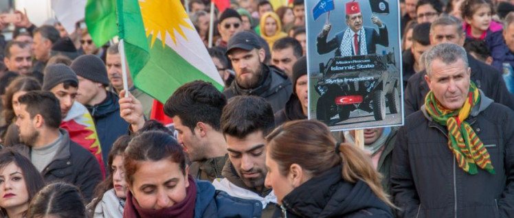 Seit Beginn der Angriffe auf Afrin gab es bundesweit Solidaritätsaktionen wie hier am vergangenen Samstag in Köln (Foto: redpicture)