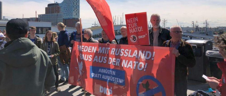 DKP Hamburg auf dem Hafengeburtstag: Nein zur NATO! (Foto: Michael Götze)