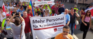 Was heißt Entlastung? Im Streik haben die Beschäftigten gezeigt, dass sie das am besten wissen – und dass sie es sind, die den Betrieb lenken können. (Demonstration der Streikenden in Düsseldorf, 23. August 2018)  (Foto: Olaf Matthes)