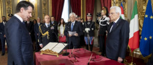 Präsident Mattarella nimmt Ministerpräsident Giuseppe Conte (links) den Amtseid ab. (Foto: Presidenza della Repubblica)