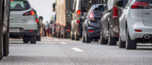 Nach dem Willen der Automobilkonzerne sollen mehr Neuwagen auf unsere Straßen (Foto: Petra Bork / pixelio.de)