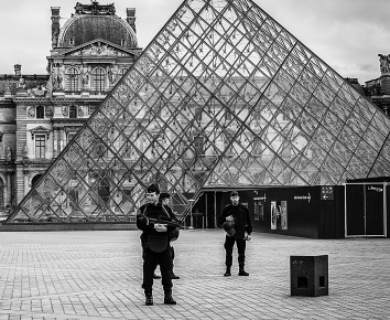 Polizei und Militär in Paris nach dem Terroranschlag