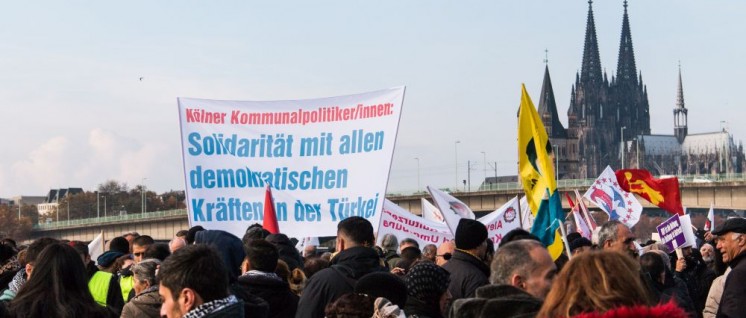 Köln, Demonstration gegen die entstehende Diktatur in der Türkei (Foto: redpicture)