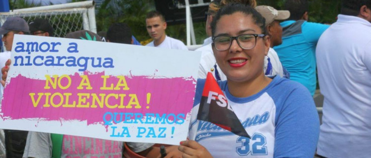 „Liebe für Nicaragua, Nein zur Gewalt – Wir wollen Frieden“ – Demonstration in Nicaragua (Foto: Soy Sandinista)
