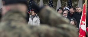 Die polnische Ministerpräsidentin Beata Maria Szyd?o (Sichtbereich Armbeuge) steht für eine antirussische Außen- und Militärpolitik im Rahmen der NATO. (Foto: P. Tracz / KPRM)