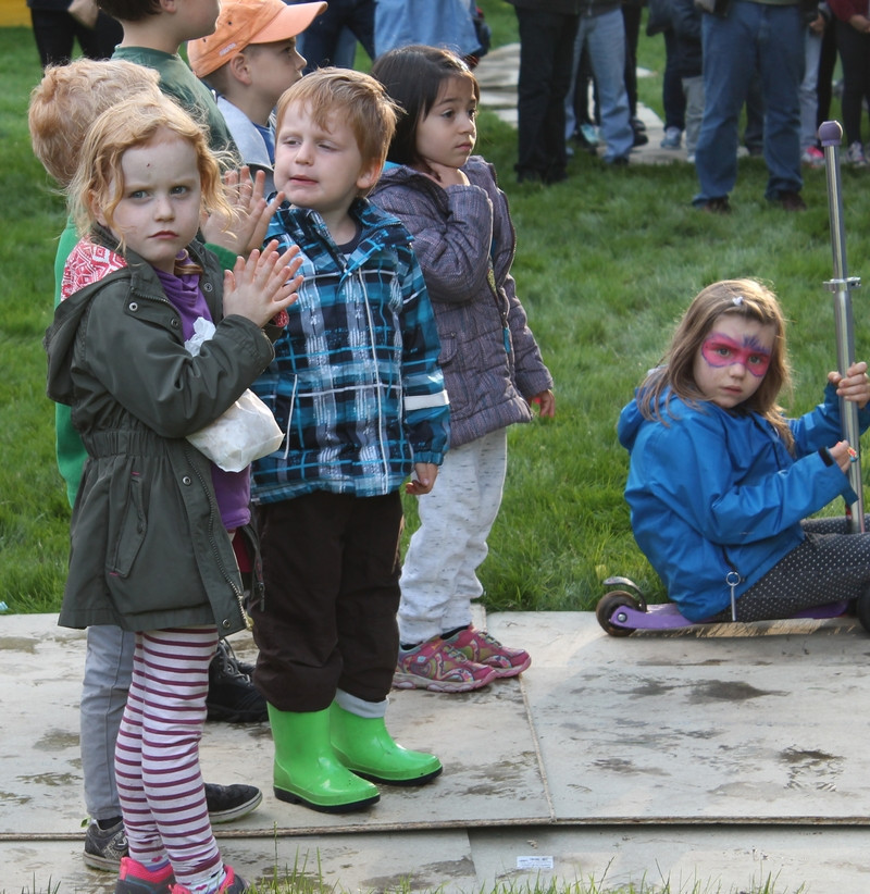 pit budde singt kinderlieder aus aller welt - Pit Budde singt Kinderlieder aus aller Welt - Pit Budde, UZ-Pressefest 2018 - Kultur