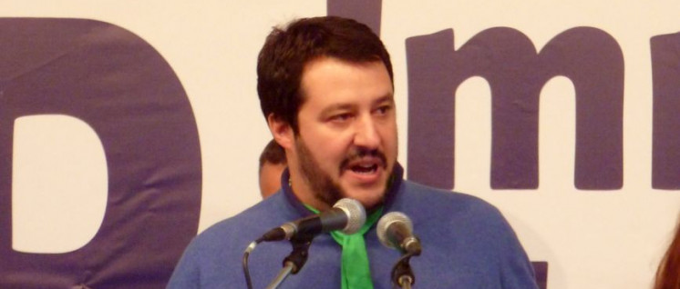 Will den Auftrag zur Regierungsbildung – Rassist Matteo Salvini. (Foto: [url=https://en.wikipedia.org/wiki/Matteo_Salvini#/media/File:Manifestazione_Lega_Nord,_Torino_2013_51.JPG]Fabio Visconti/Wikimedia Commons[/url])