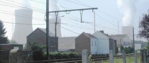 Der Atommeiler im belgischen Tihange bedroht nicht nur seine  unmittelbare Nachbarschaft (Foto: [url=https://commons.wikimedia.org/wiki/Category:Nuclear_power_plant,_Tihange?uselang=de#/media/File:Tihange_-_Kerncentrale.jpg]Sonuwe[/url])