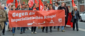 Die DKP mit ihren Schwesterparteien aus Luxemburg, Belgien und den Niederlanden auf der Straße (Foto: Tom Brenner)