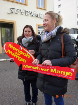 protest gegen werksschliessung - Protest gegen Werksschließung - Arbeitskämpfe, Caro-Kaffee - Wirtschaft & Soziales