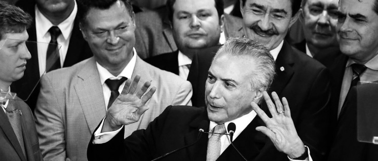 Rechter Aufschwung: Der Interimspräsident Michel Temer stellt sein Kabinett vor. (Foto: Valter Campanato/Agência Brasil)