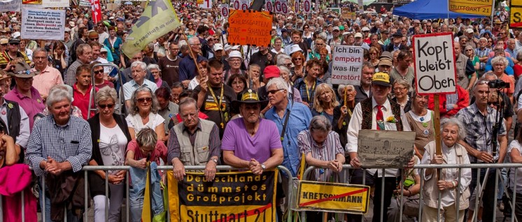 Die Massenproteste in Stuttgart machten bundesweit Schlagzeilen. Und der Widerstand bleibt bis heute ungebrochen. (Foto: Alexander Schäfer)